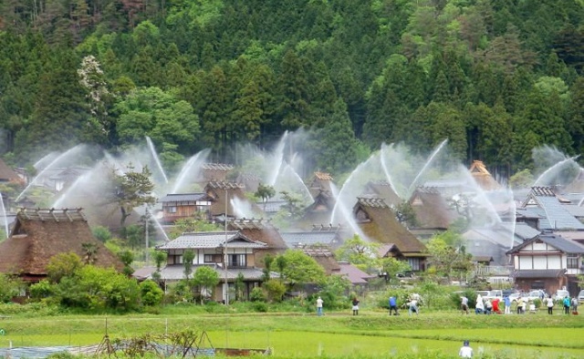 Необычная японская деревня (5 фото)