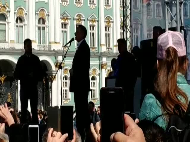 Выступление Александра Беглова на публике пошло не по плану