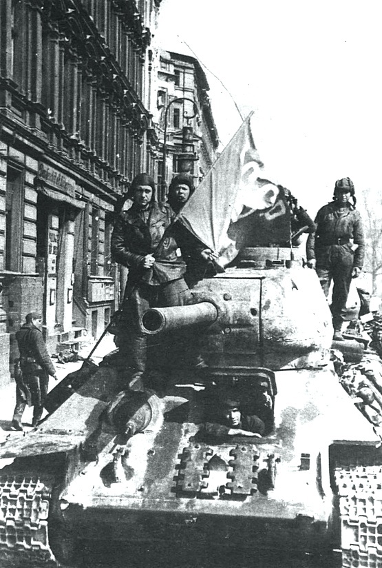 Архивные фотографии: Май 1945 года (20 фото)