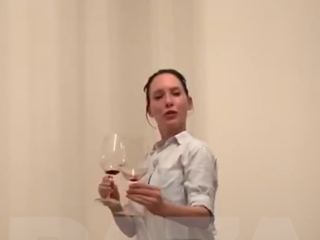 Последнее видео Екатерины Бобковой, снятое перед падением с 4 этажа