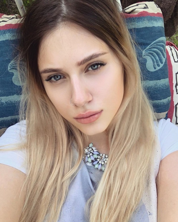 Погибла звезда киберспорта Лилия Новикова (Лия). Ее обнаженное тело нашли в собственной квартире (21 фото)