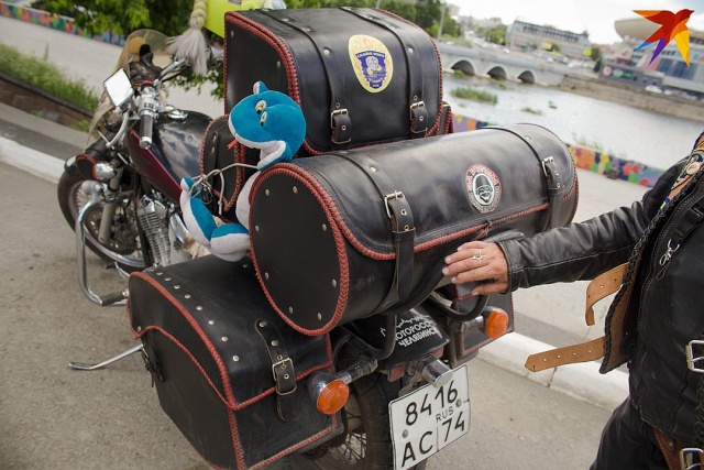 Пенсионерка из Челябинска создала свой мотоклуб, и она запросто уделает любого байкера (8 фото)