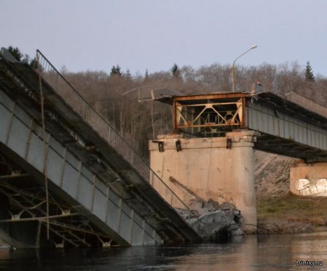 В Архангельской области рухнул мост