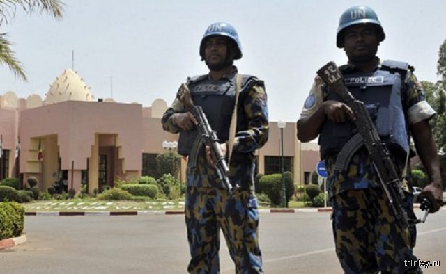 В Мали вооруженные террористы взяли в заложники 170 человек