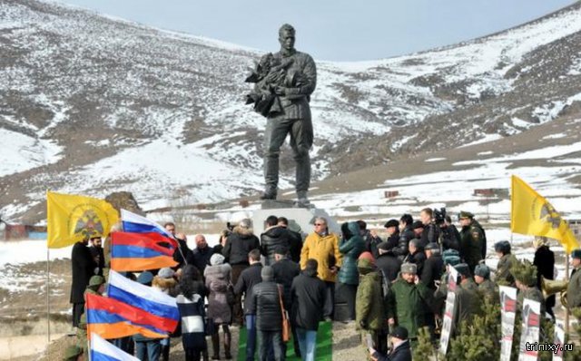 В Армении открыли памятник советским воинам