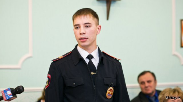 За проявленный героизм полицейскому Данилу Максудову вручили ключи от квартиры