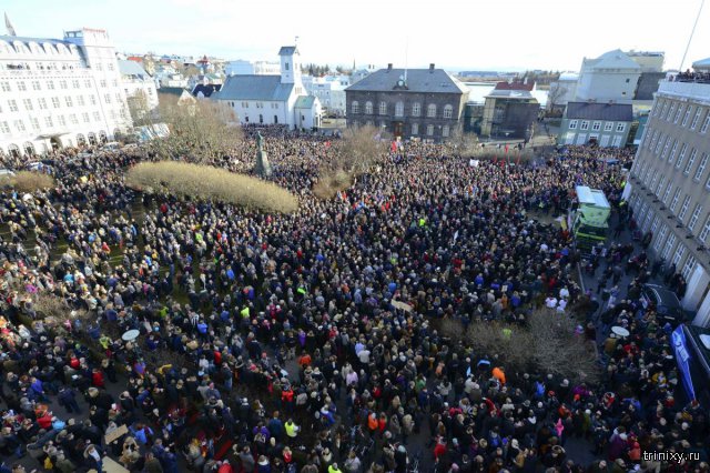 Жители Исландии требуют отставки премьер-министра Сигмюндюра Гюннлейгссона