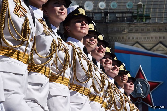 Западные СМИ раскритиковали девушек-военнослужащих на параде в Москве