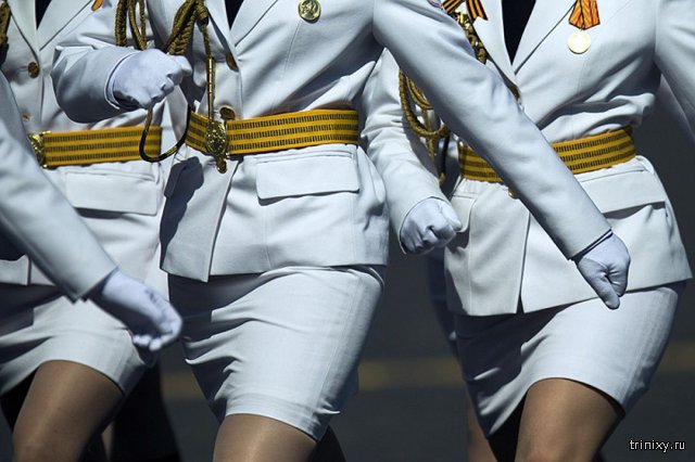 Западные СМИ раскритиковали девушек-военнослужащих на параде в Москве