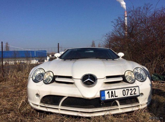 Конфискованный Mercedes SLR на открытой площадке в Чехии