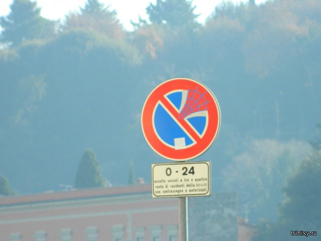 Креативные дорожные знаки во Флоренции