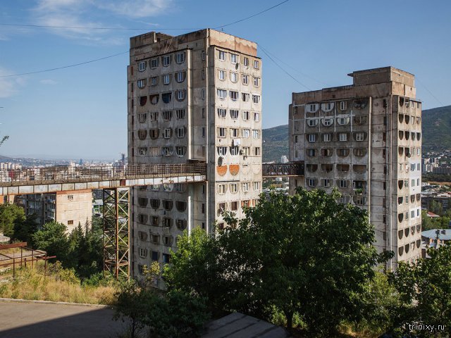 Необычные здания времен СССР с надземным сообщением