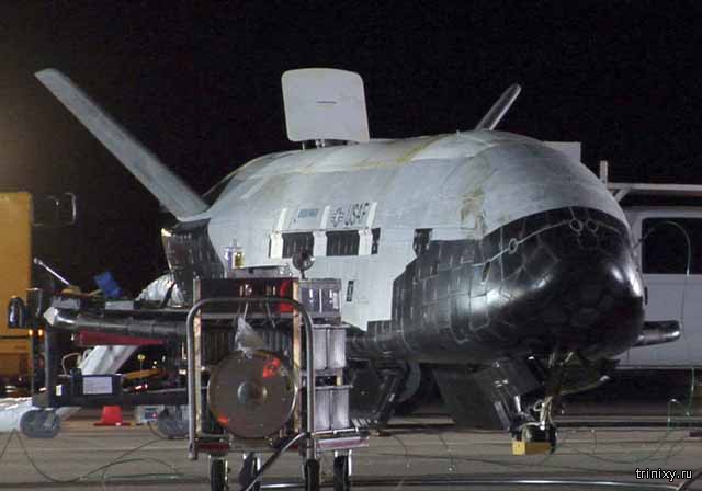 Американский беспилотник X-37B совершил посадку после рекордного пребывания в космосе