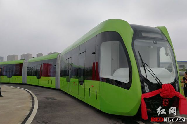Китайский трамвай на колесах