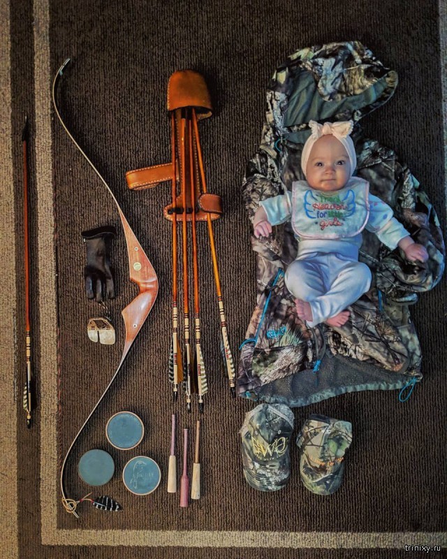 Любительница охоты с луком берет с собой маленькую дочь.