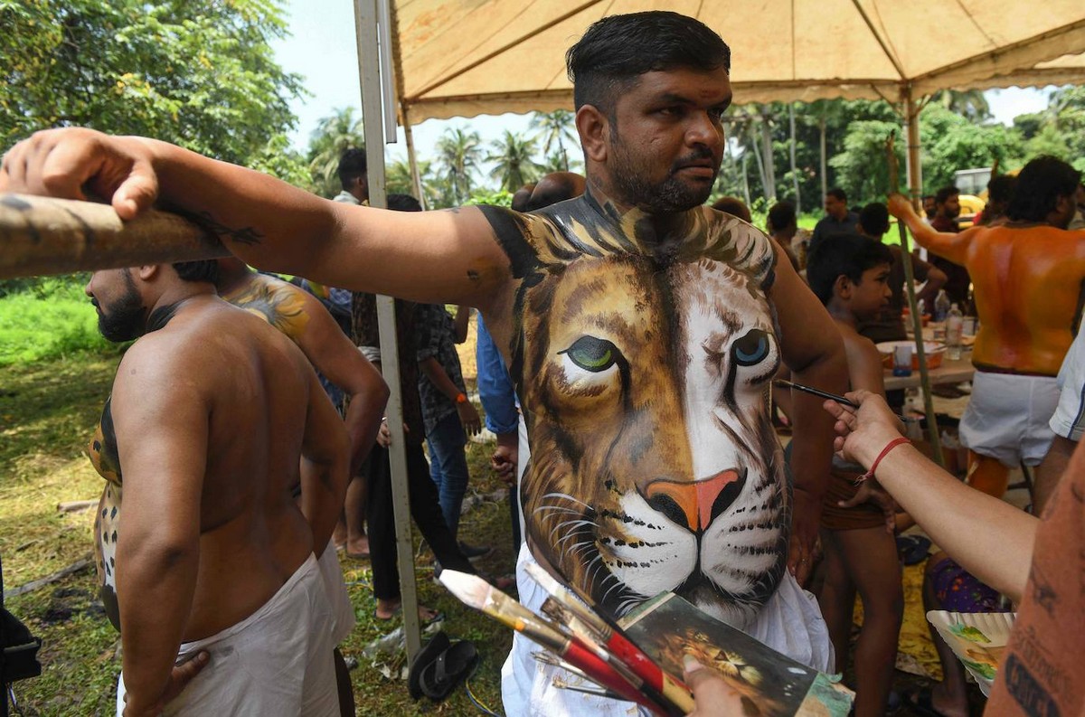 Тигриный парад Пули Кали на фестивале Онам в Индии