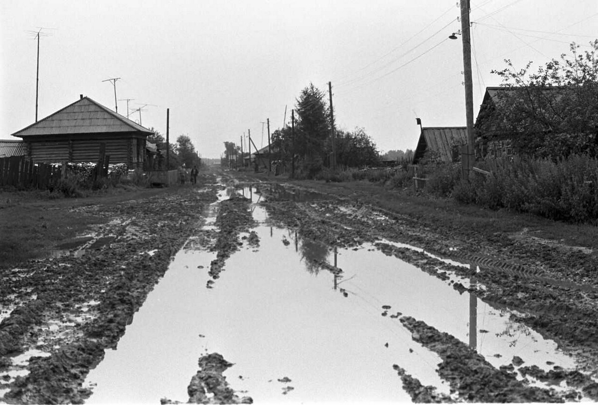 Атмосферные фотографии Свердловска 1980–90-х годов Ивана Галерта