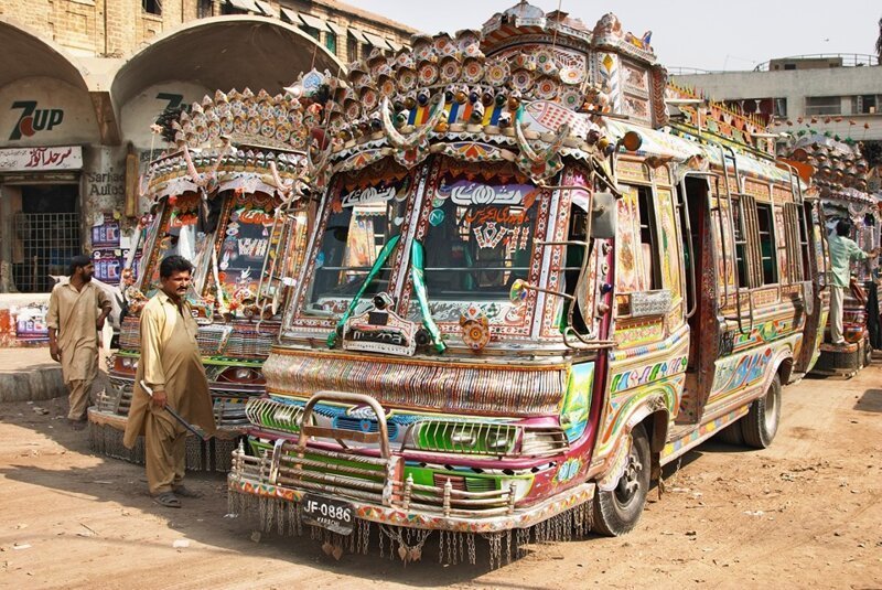 Интересный дизайн автомобилей в Пакистане