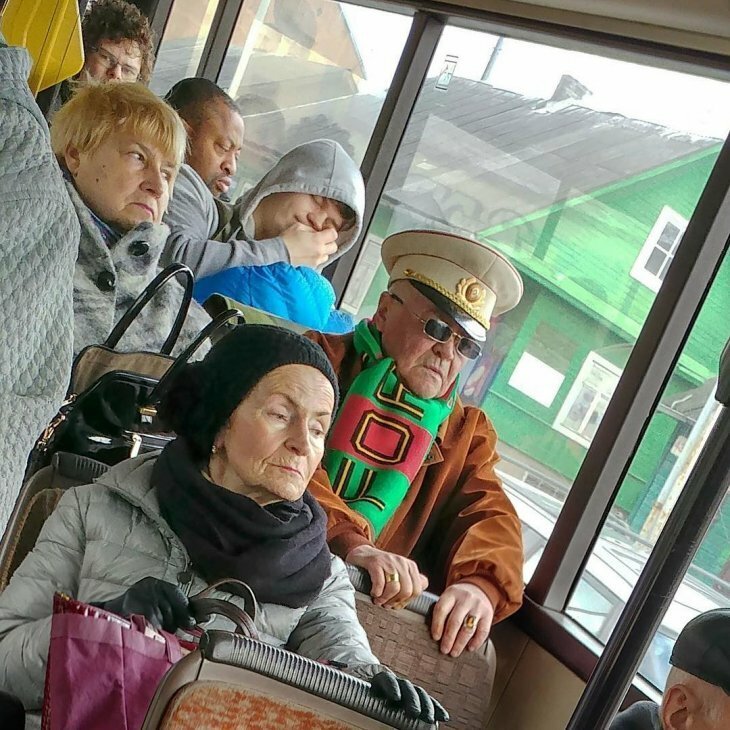 Странные и забавные люди, которых можно встретить в общественном транспорте