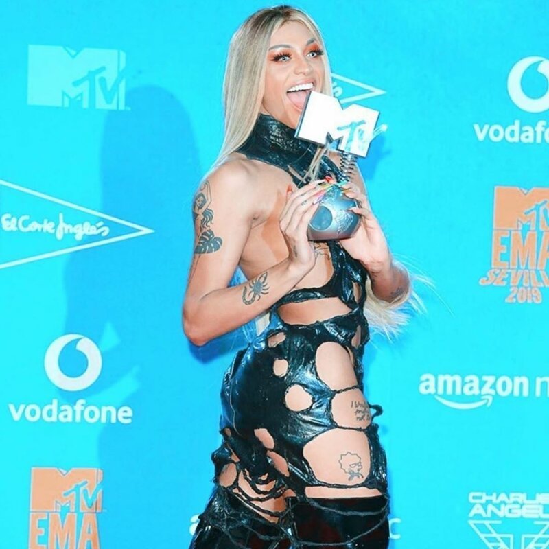 Странные и позорные наряды знаменитостей на MTV EMA 2019