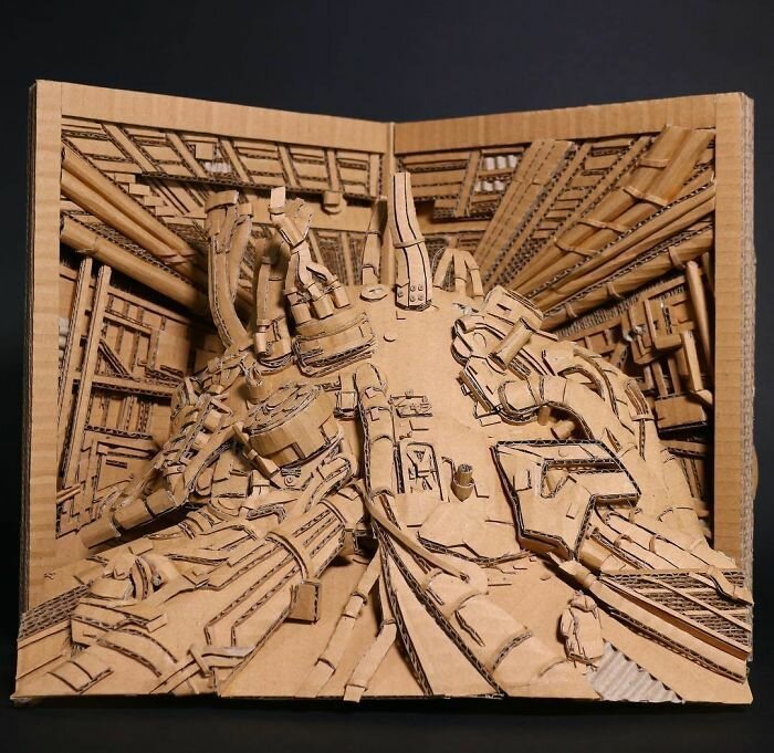 Японка создает невероятные скульптуры из картона