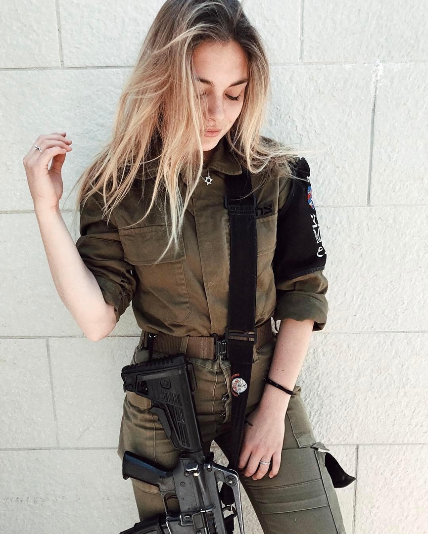 «Я на тебе, как на войне, а на войне, как на тебе»: девушки на военной службе Израиля