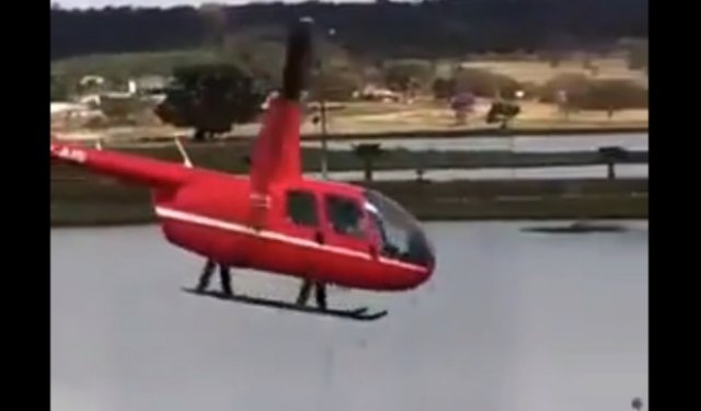 Эффектная и рискованная посадка вертолета, выполненная профессионалами