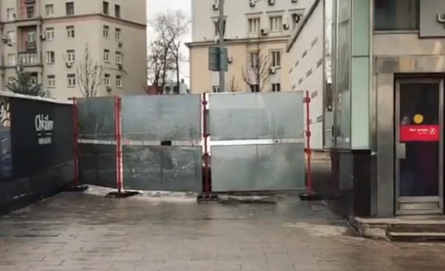 Из-за закрытого прохода в Москве произошел сбой матрицы