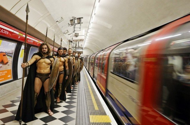 Не пугайтесь, если увидите в метро этих мужчин