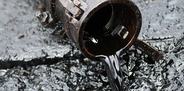 Как ископаемое, нефть хранится в недрах Земли в жидком виде?