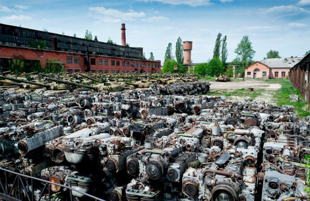 Красивые фотографии заброшенного бронетанкового завода в Харькове