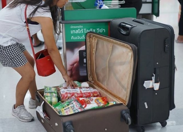 В Тайланде запретили пластиковые пакеты - вот, что творится в магазинах