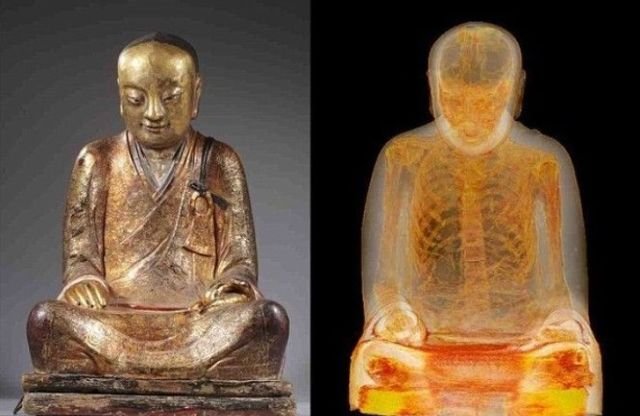 Одна из многочисленных статуй Будды скрывает внутри человеческие останки