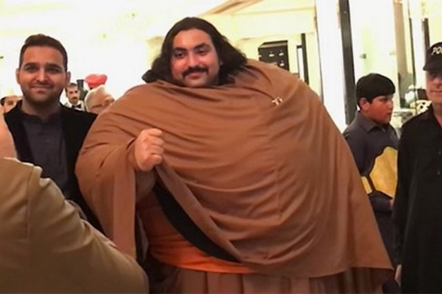 Пакистанский Халк весом 440 килограммов ищет себе жену. И есть ряд условий