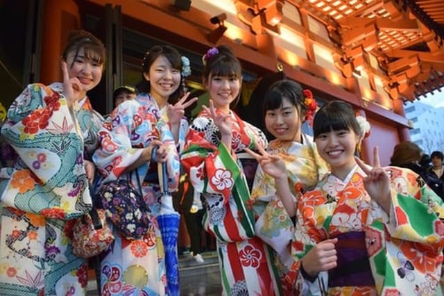 Бытовые особенности в Японии, которые раздражают не только приезжих, но и самих японцев (10 фото)