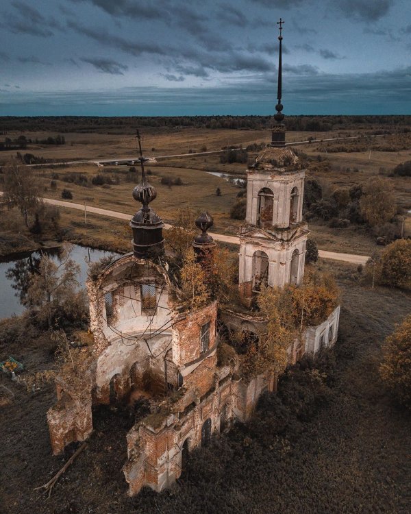 Атмосферные фотографии заброшенных мест Санкт-Петербурга