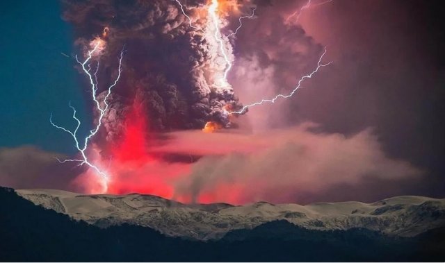 Вулканическая молния