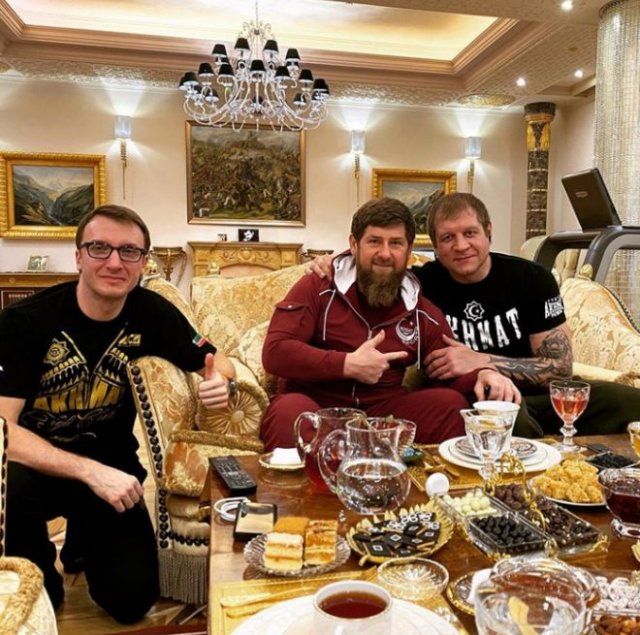 Александр Емельяненко встретился на ринге с Рамзаном Кадыровым