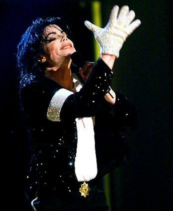 Перчатка Майкла Джексона