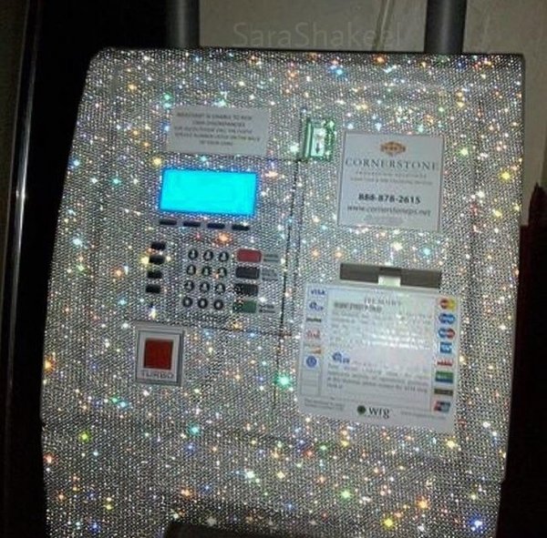 Наш банкомат выдает минимум миллион рублей