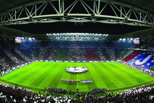 Пустой стадион на матче Ювентус - Интер