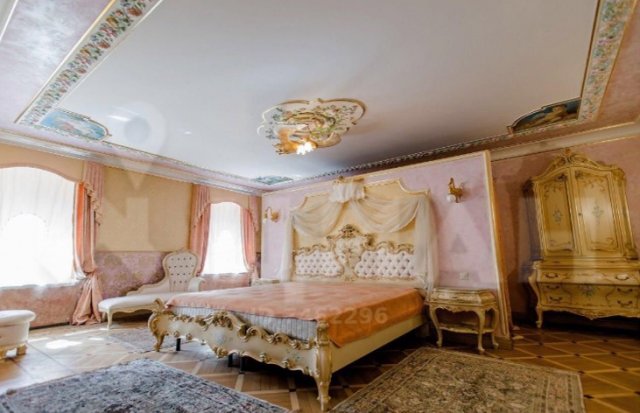 Посмотрите, какую квартиру сдает Анастасия Волочкова в Петербурге за полмиллиона рублей