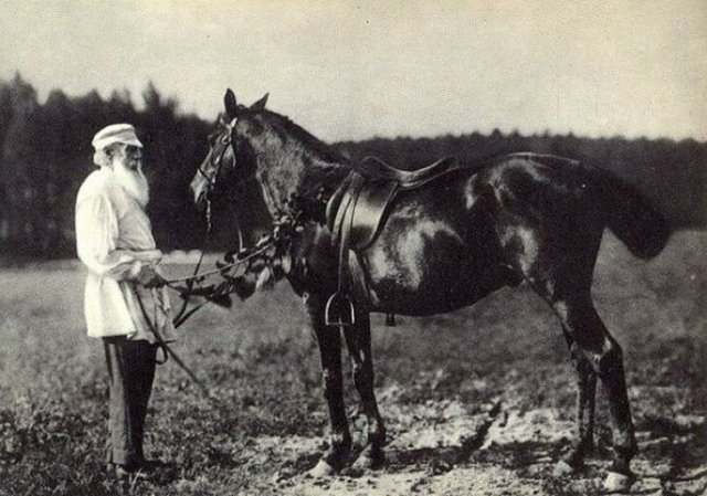 Лев Толстой с конем Делиром