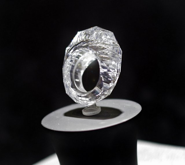 The World’s First Diamond Ring