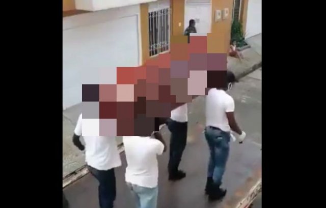 Колумбийские полицейские показали, что будет с нарушителями карантина