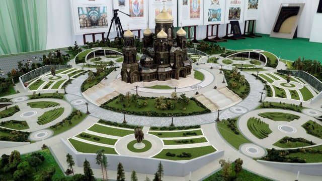 Сергей Шойгу посмотрел на Главный храм Вооруженных сил России в паркет «Патриот»