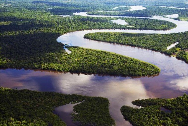 Через Амазонку нет мостов