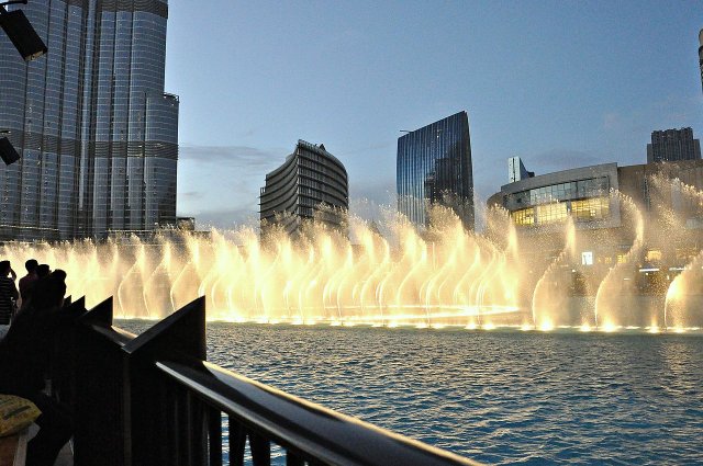 Музыкальный  фонтан в Дубае!