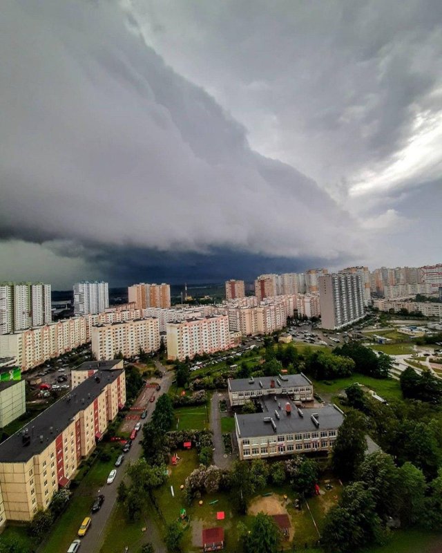На Петербург обрушился градовый шторм