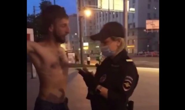 Вот так кавказец в Москве решил пообщаться с сотрудницей полиции